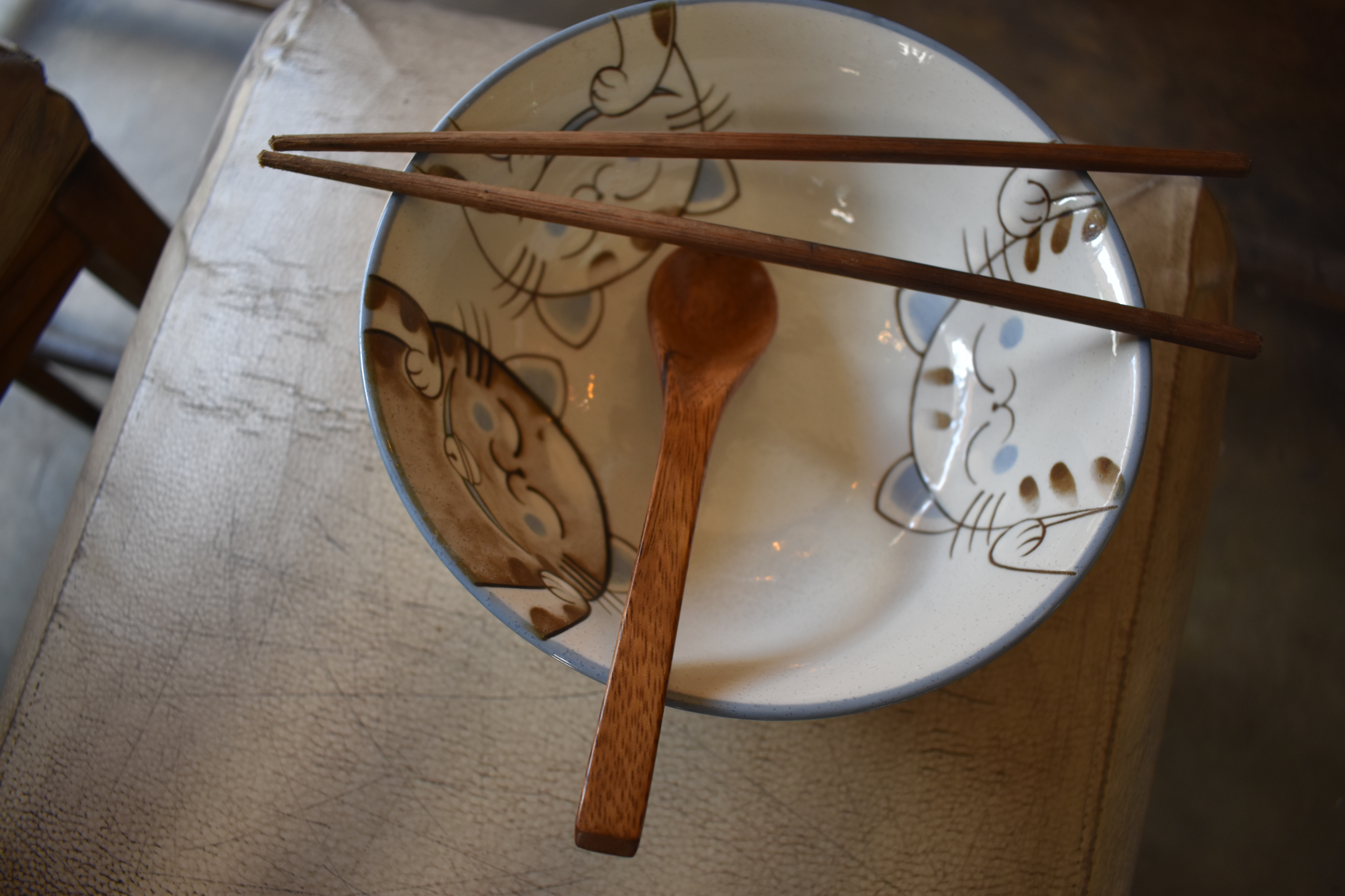 chopsticks, wooden spoon