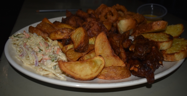 share platter, food blog in uganda, bushpig backpackers holiday offer, 4foodssakeeat.com